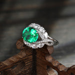 Load image into Gallery viewer, Twist Band 3.5 Ct Lab Emerald Engagement Ring
