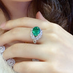 Load image into Gallery viewer, Twist Band 3.5 Ct Lab Emerald Engagement Ring
