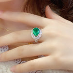 Load image into Gallery viewer, Twist Band 3.5 Ct Lab Emerald Engagement Ring
