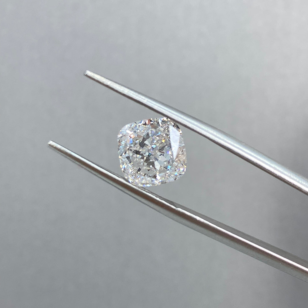 Cushion Cut Lab Diamond 3.1 Ct G VS