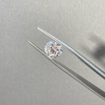 Charger l&#39;image dans la visionneuse de galerie, Diamant de laboratoire rose intense de 1,05 ct à taille ovale certifié IGI, pureté VS1 
