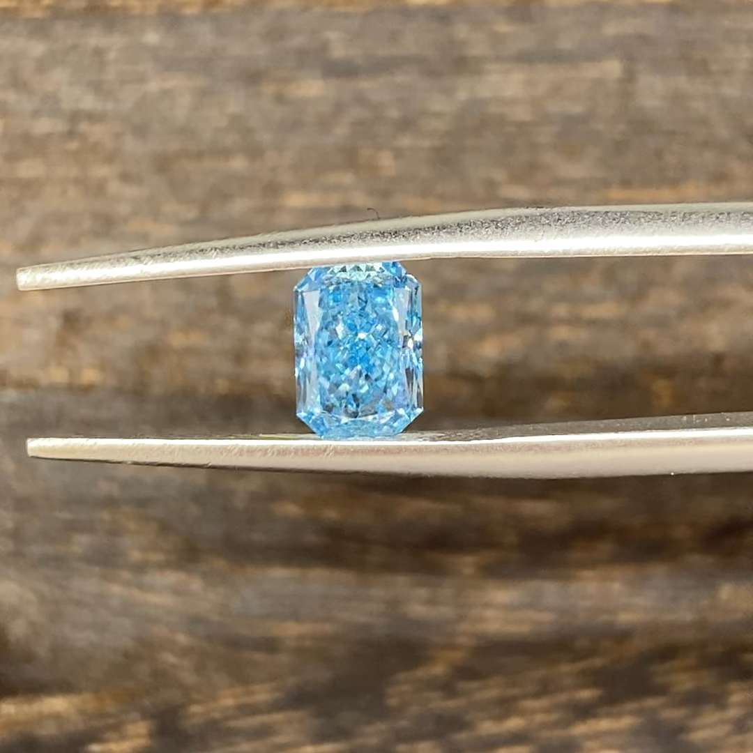 0.936 Ct Radiant Cut Fancy Blue Lab Diamond VS1