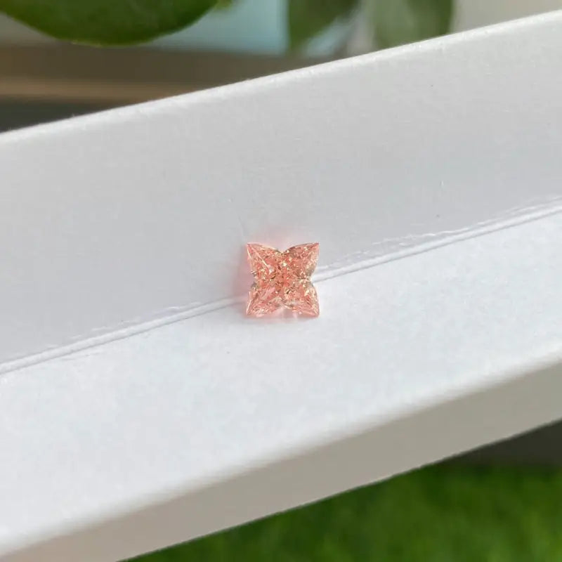 IGI Certified Clover Cut 1.30 Ct Fancy Pink Lab Diamond VS1 Clarity - Gemstone