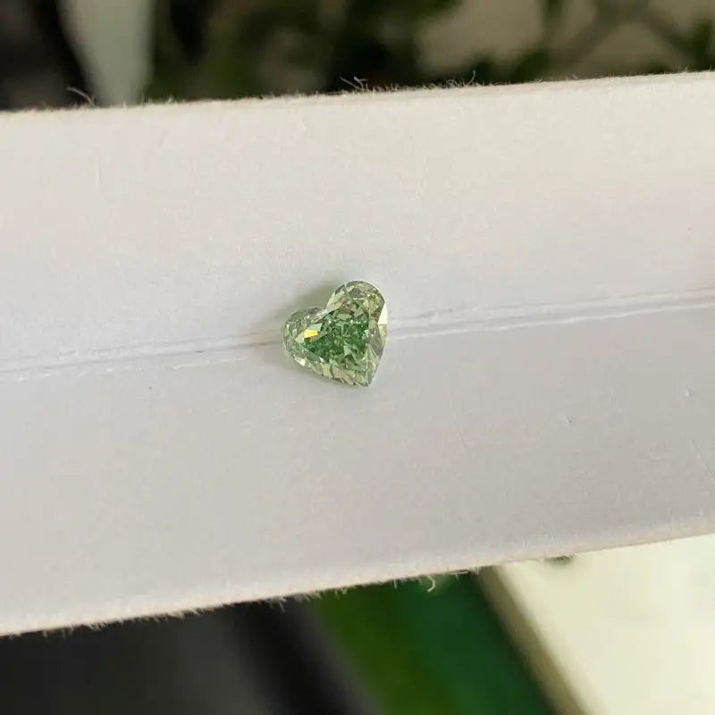 IGI Certified Heart Shape 1.58 Ct Fancy Intense Green Lab Diamond VS1 Clarity - Gemstone