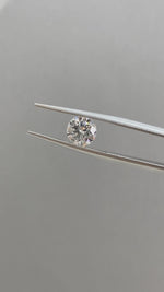 Load and play video in Gallery viewer, Round Cut Lab Diamond 1.05 Ct G VS1
