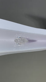 Charger et lire la vidéo dans la visionneuse de galerie, Diamant de laboratoire rose intense de 1,05 ct à taille ovale certifié IGI, pureté VS1 
