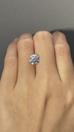 Load and play video in Gallery viewer, Round Cut Lab Diamond 2.1 Ct H VS1
