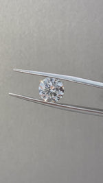 Load and play video in Gallery viewer, Round Cut Lab Diamond 2.133 Ct G VS
