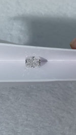 Charger et lire la vidéo dans la visionneuse de galerie, Diamant de laboratoire rose intense de 1,05 ct à taille ovale certifié IGI, pureté VS1 
