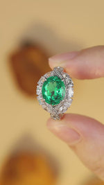 Load and play video in Gallery viewer, Twist Band 3.5 Ct Lab Emerald Engagement Ring
