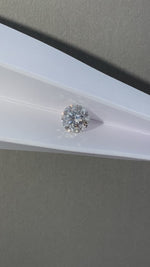 Load and play video in Gallery viewer, Round Cut Lab Diamond 2.123 Ct G VS1
