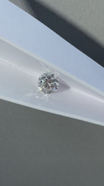 Load and play video in Gallery viewer, Round Cut Lab Diamond 2.113 Ct G VS
