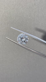 Charger et lire la vidéo dans la visionneuse de galerie, Diamant de laboratoire rose intense de 1,05 ct à taille ovale certifié IGI, pureté VS1 
