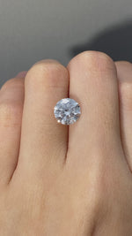 Load and play video in Gallery viewer, Round Cut Lab Diamond 2.161 Ct GH VS
