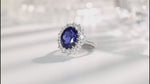 Charger et lire la vidéo dans la visionneuse de galerie, Bague de fiançailles de luxe inspirée de la princesse Diana avec saphir bleu ovale de 6,5 ct
