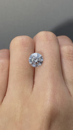 Load and play video in Gallery viewer, Round Cut Lab Diamond 2.172 Ct G VS2
