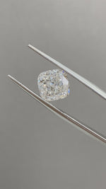 Load and play video in Gallery viewer, Cushion Cut Lab Diamond 3.035 Ct G VS
