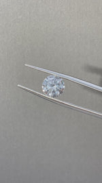 Load and play video in Gallery viewer, Round Cut Lab Diamond 2.131 Ct FG SI1
