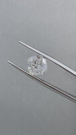 Load and play video in Gallery viewer, Cushion Cut Lab Diamond 3.1 Ct G VS
